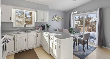 Delightful 5-bedroom house with AC in Little Canada