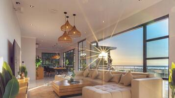 Luxury Villa, Private Pool, Sea View | Ruang tamu | TV skrin rata