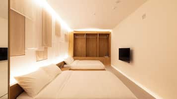 Royal Penthouse | In-room safe, iron/ironing board, free WiFi