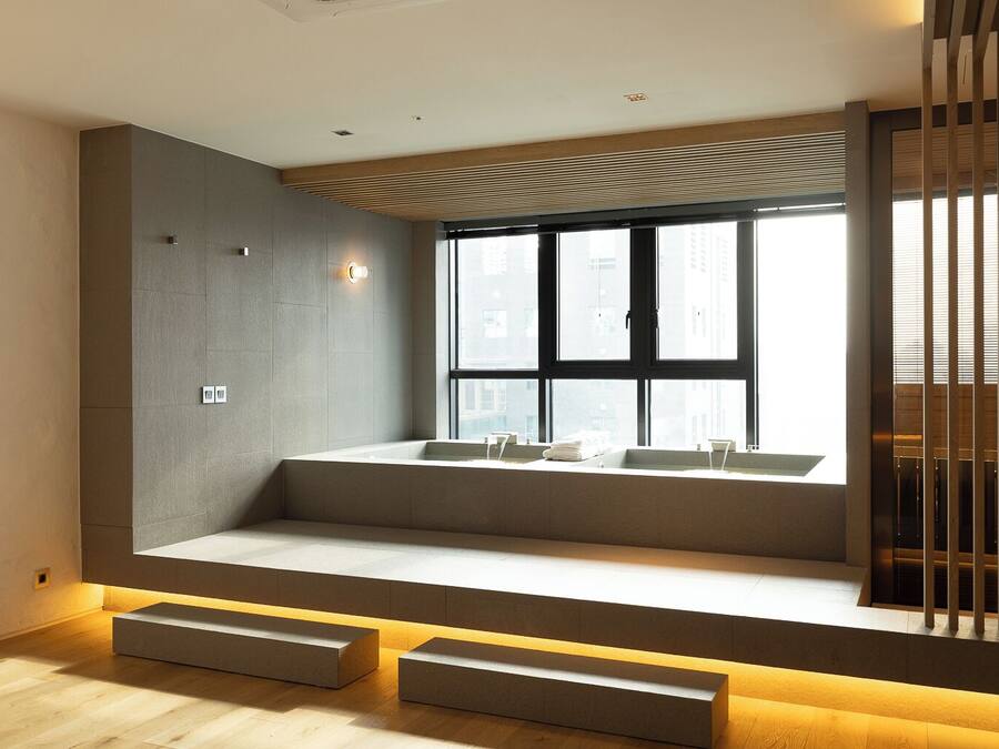 Royal Penthouse | In-room safe, iron/ironing board, free WiFi