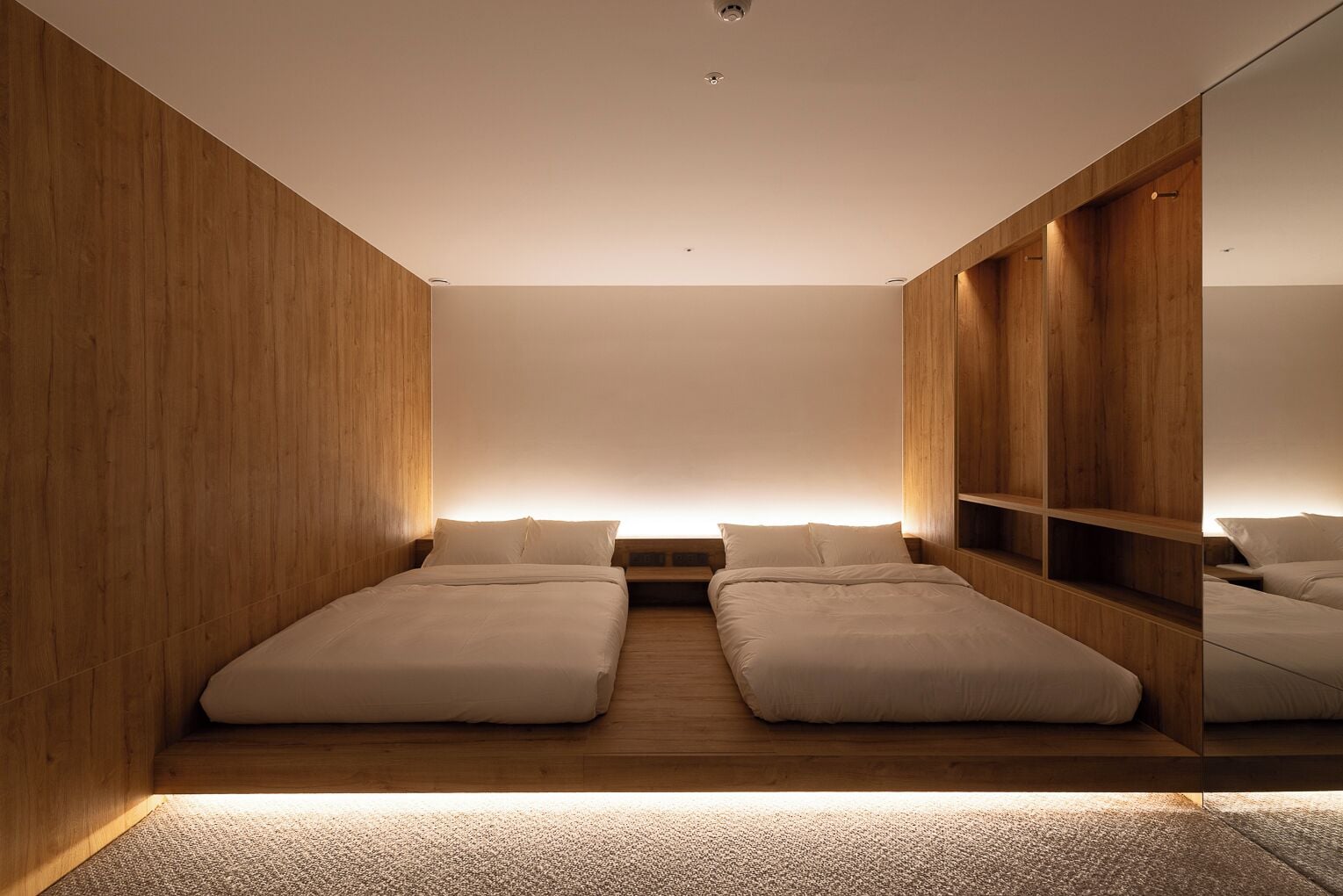 Penthouse Royal | Brankas, setrika/meja setrika, dan Wi-Fi gratis