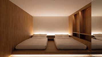 Penthouse Royal | Brankas, setrika/meja setrika, dan Wi-Fi gratis