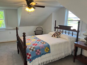 2 habitaciones, tabla de planchar con plancha, wifi y ropa de cama