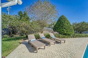 Terrace/patio - Coastal Iris - near Gulf beaches, trail, shoppong (Seminole)