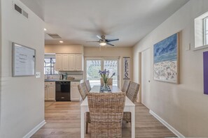 Dining - Coastal Iris - near Gulf beaches, trail, shoppong (Seminole)