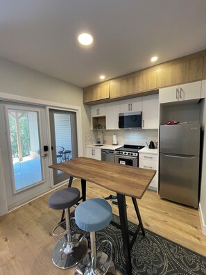 Private kitchen - Cozy 2 bedroom apartment (Halifax)