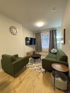 Smart TV - Cozy 2 bedroom apartment (Halifax)