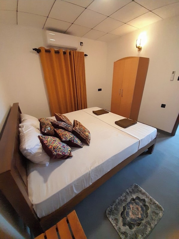 Deluxe Suite, Balcony, Garden View | Free WiFi - Hiri Dudes Villa (Dickwella)
