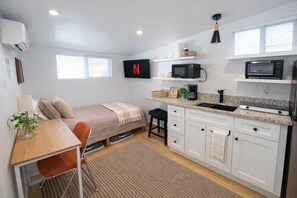 1 bedroom, desk, free WiFi, bed sheets - Minimalist Microstudio | Westside | Near DT, Trails, Dining (Tucson)