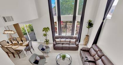 New Listing 3 Bedroom Villa- 15 min to The Las Vegas Strip