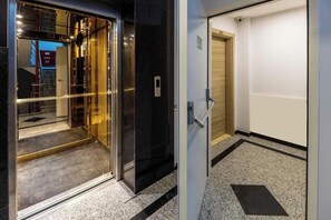Interior - Taksim Square - Apartment - Sleeps 4 - City Centre (Beyoglu)