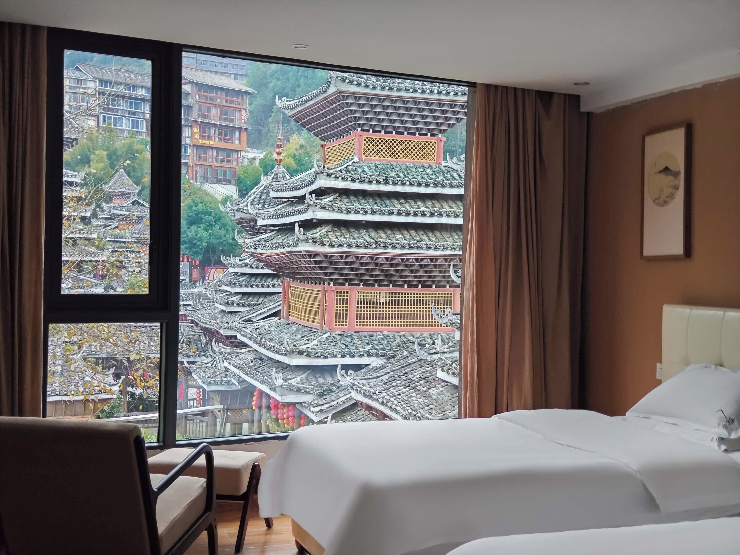 Senior Twin Room, Lake View | Desk, blackout drapes, free WiFi, bed sheets