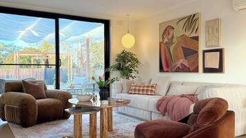 TV, fireplace, offices