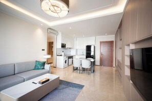 Deluxe Double Room, Balcony, City View | Living area - Soladia Hotel & Residences by One Park (Phnom Penh)