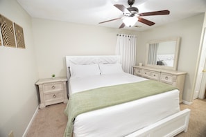 3 bedrooms, desk, iron/ironing board, free WiFi