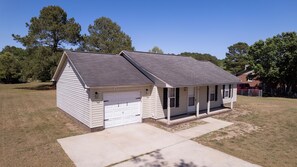 Exterior - 3-bedroom, King Bed, Workspace, Wi-Fi, Near Ft. Bragg/Ft. Liberty and Downtown (Fayetteville)