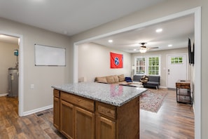 Interior - Brahms House - Entire Cozy Cottage Home in Nashville, Tennessee (Nashville)