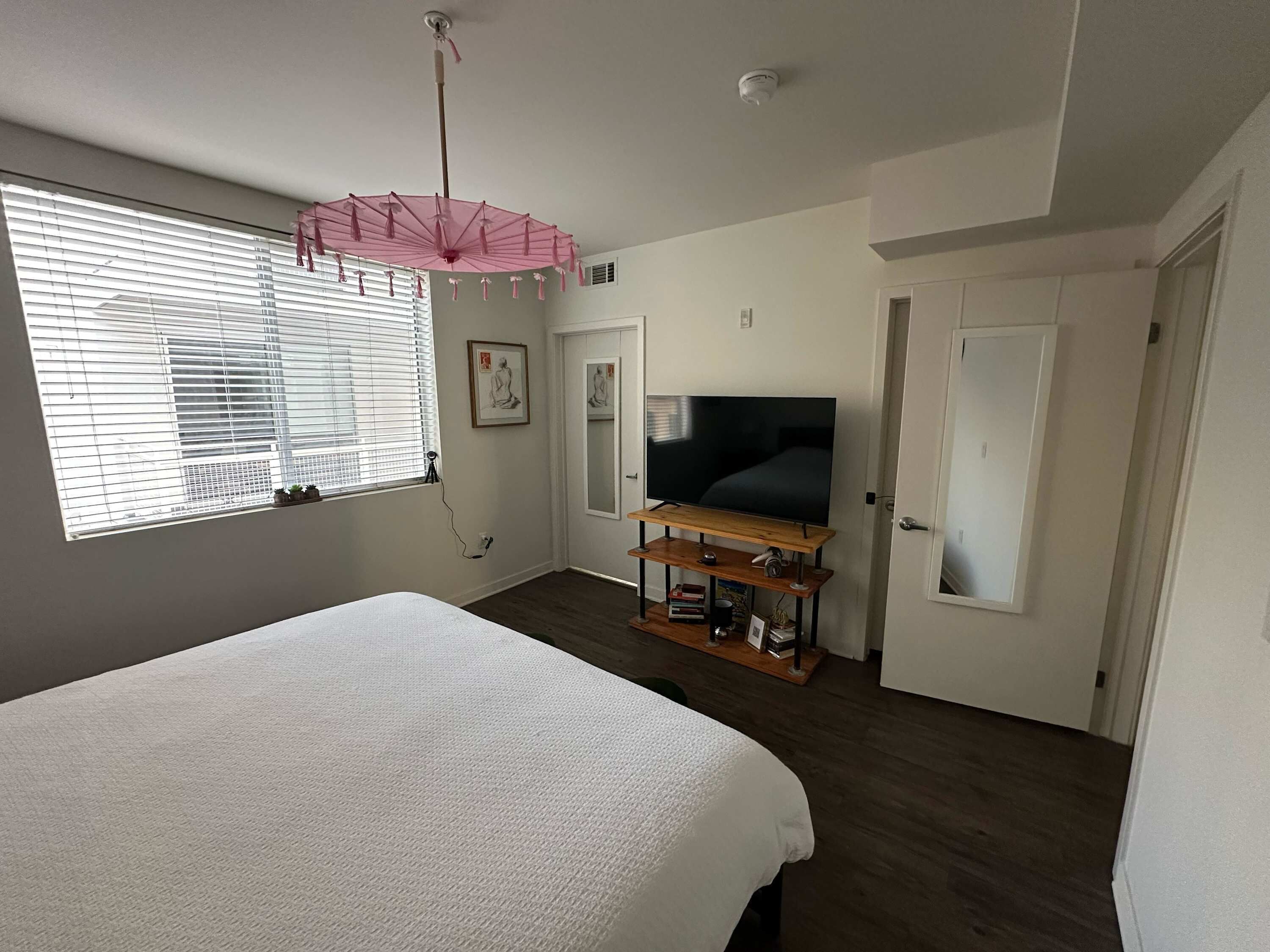 1 sovrum, skrivbord, strykjärn/strykbräda och wi-fi