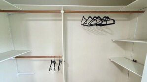 Interior - Bright & Cozy Garden Level Suite (North Vancouver)
