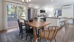 Unclassified image, 3 of 49, button - Woodhaven House- 1-Acre Bend Oasis, Hot tub, w/office Studio, Pet-Friendly (Bend)