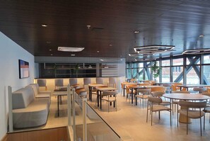 Dining - Newly opened studio on the 27th floor at Beach Class Meireles!!! (Fortaleza)