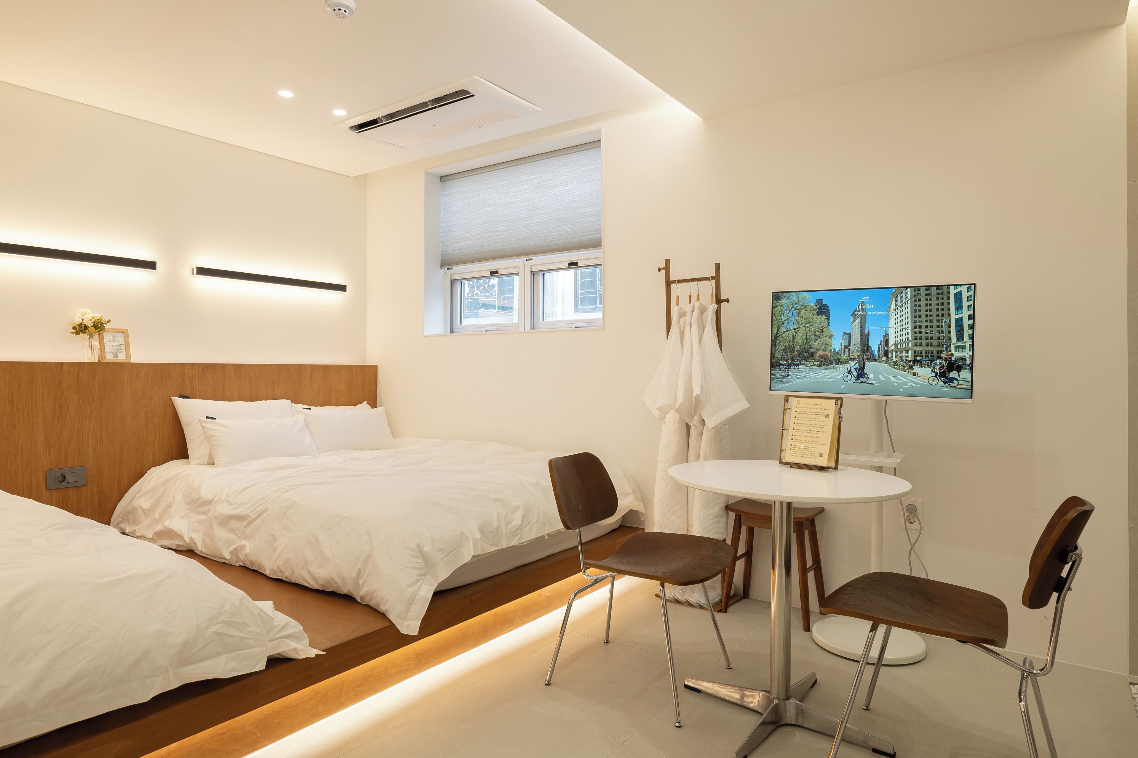 Family Room | Free WiFi