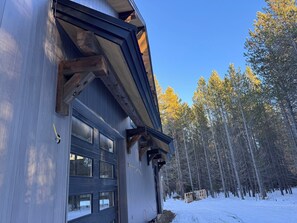 Exterior - Yellowstone Adventure Lodge - ready June 2026! (Fremont County)