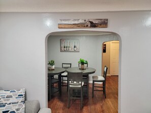 Dining - The Desired Haven (Detroit)