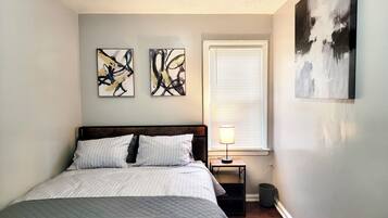 4 bedrooms, in-room safe, desk, iron/ironing board