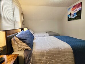 4 habitaciones, caja de seguridad en la habitación y escritorio 