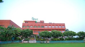 Exterior - HOTEL PALLAVI GRAND (Panchkula)