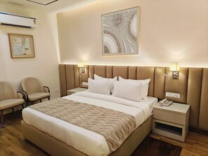 Classic Double Room | In-room safe, desk, iron/ironing board, free WiFi - HOTEL PALLAVI GRAND (Panchkula)