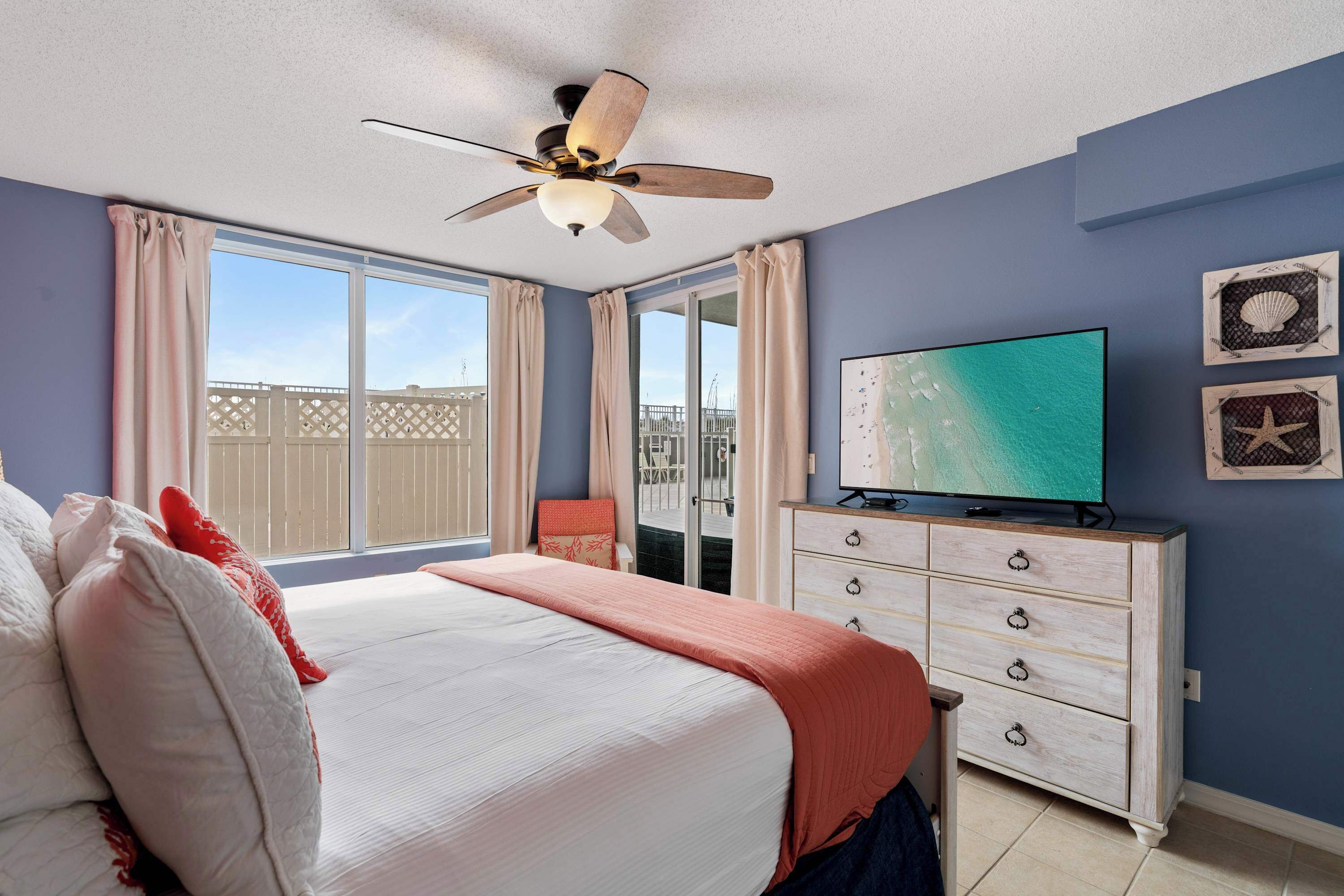 3 soverom, strykejern/-brett, wi-fi og sengetøy