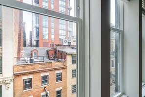 Interior - Blueground | Downtown Crossing, view, nr Boston Common (Boston)