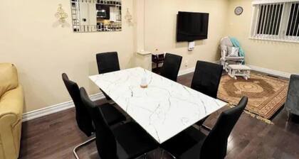 Luxurious house on prime location
