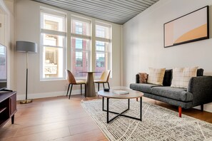 TV, stereo - Blueground | Downtown Crossing, view, nr Boston Common (Boston)