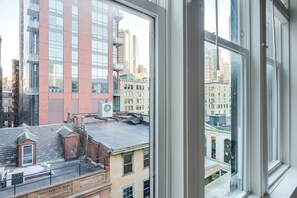 Interior - Blueground | Downtown Crossing, view, nr Boston Common (Boston)