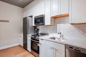 Frigorifero, microonde, forno, lavastoviglie