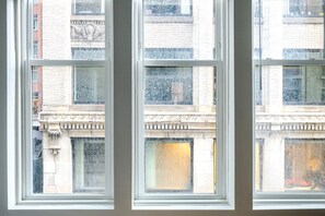 Interior - Blueground | Downtown Crossing, view, nr Boston Common (Boston)
