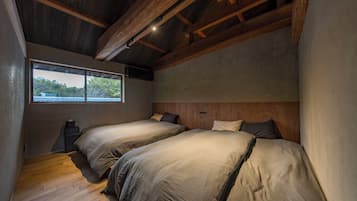 Villa – standard, 4 soverom, delvis havutsikt | Safe på rommet og wi-fi (inkludert)