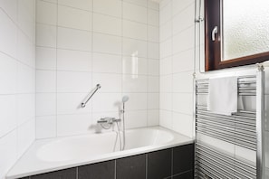 House | Bathroom - Holiday Home in South Limburg (Vijlen)