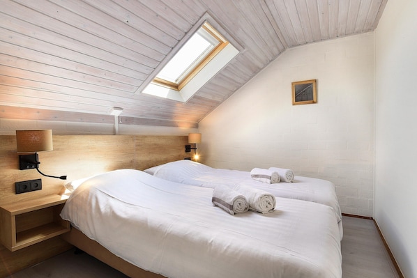 House | 2 bedrooms, individually furnished, bed sheets - Holiday Home in South Limburg (Vijlen)