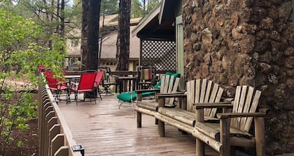 Amazing 3 bedroom, 2 bath cabin in the middle of the white mountains in Pinetop