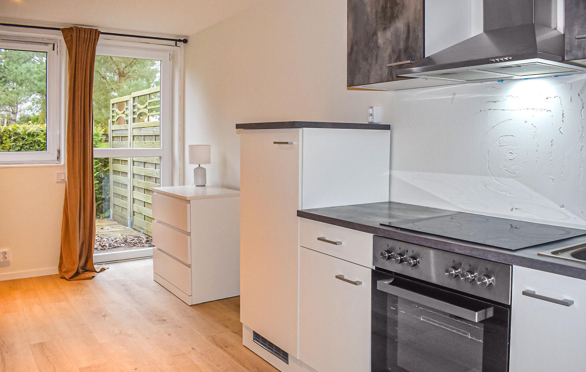 Kylskåp och spishäll