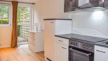 Kylskåp och spishäll