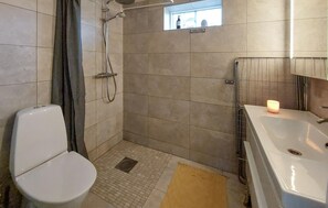Shower - Cozy home in Tyringe with WiFi (Tyringe)