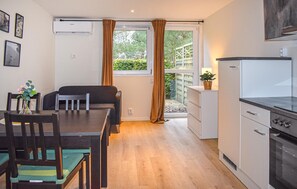 Fridge, stovetop, coffee/tea maker