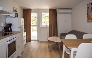 Coffee/tea maker, fridge, microwave, stovetop - Beautiful home in Ystad with WiFi (Ystad)