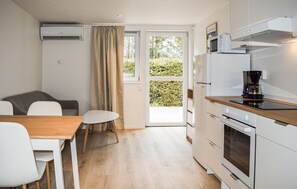 Coffee/tea maker, fridge, microwave, stovetop - Beautiful home in Ystad (Ystad)