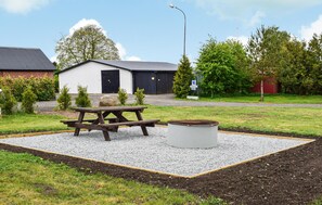 Outdoor dining - 1 bedroom nice home in Ystad (Ystad)